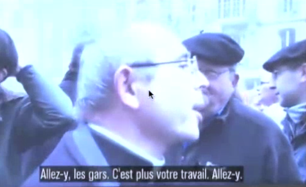 Manifestation du 18 novembre 2012 contre le mariage pour tous. Un abbé exorte des activistes de Civitas à pourchasser les Femen.