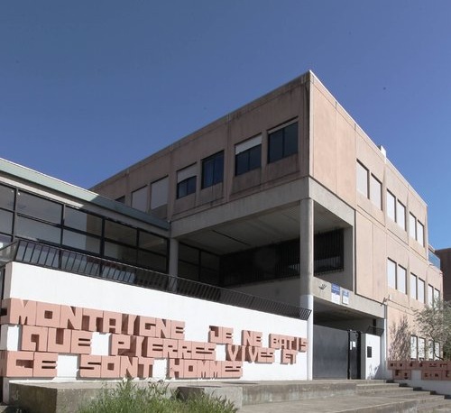Collège de la Bourgade, à La Trinité, Alpes-maritimes - Extrait photo Nice-matin (mai 2013)